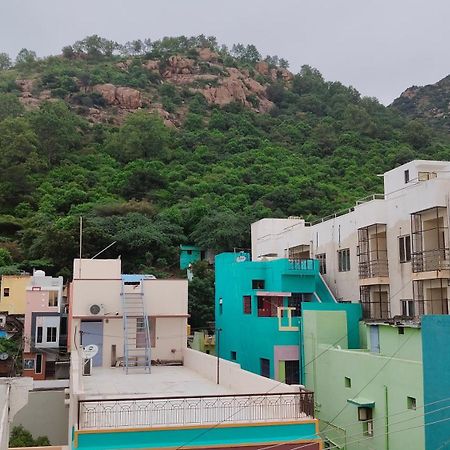 Dheeksha Homestay Tiruvannamalai Exterior photo