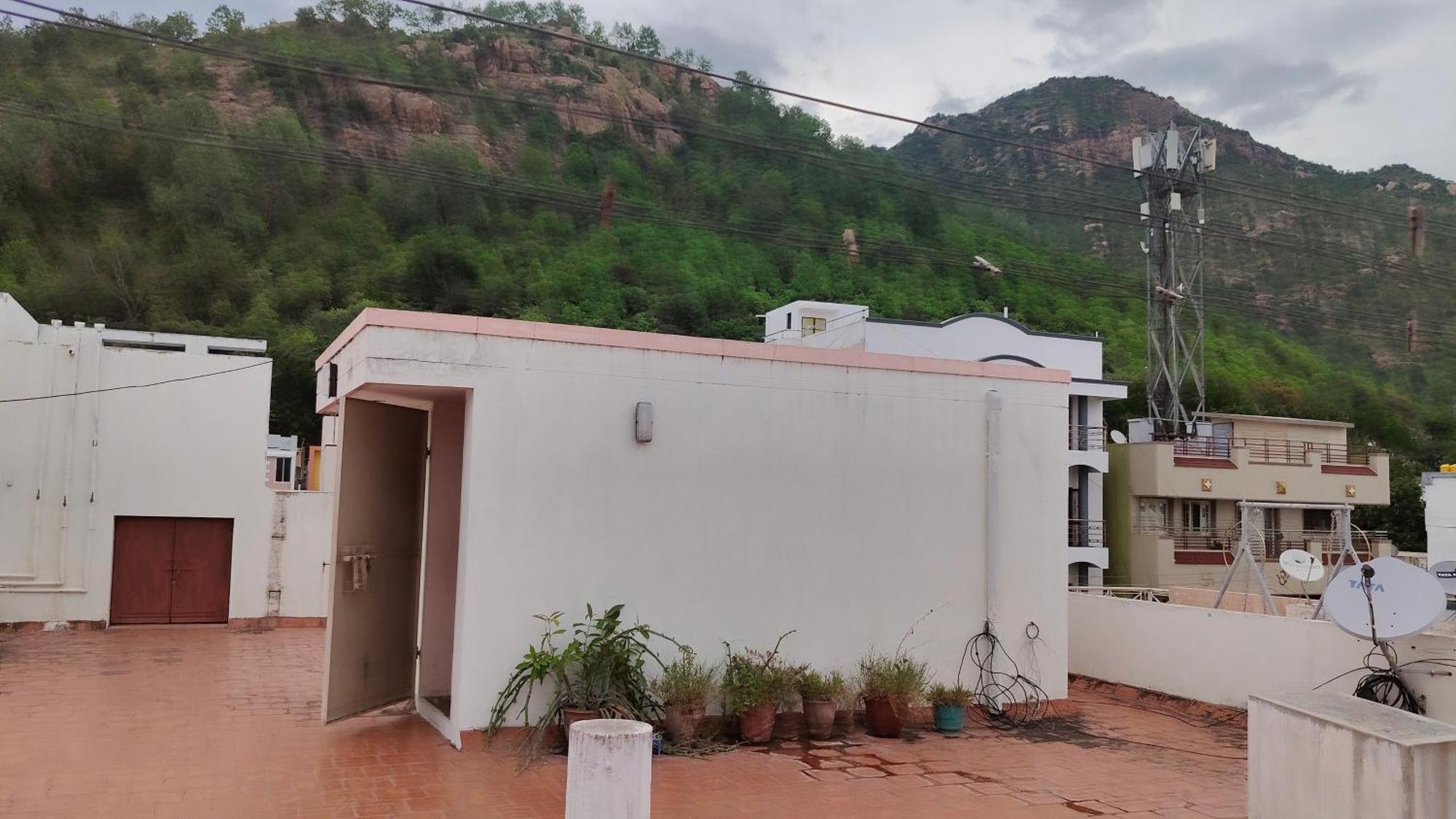 Dheeksha Homestay Tiruvannamalai Exterior photo